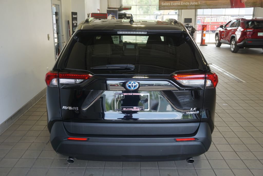 Used 2022 Toyota RAV4 LE AWD/4WD image 14
