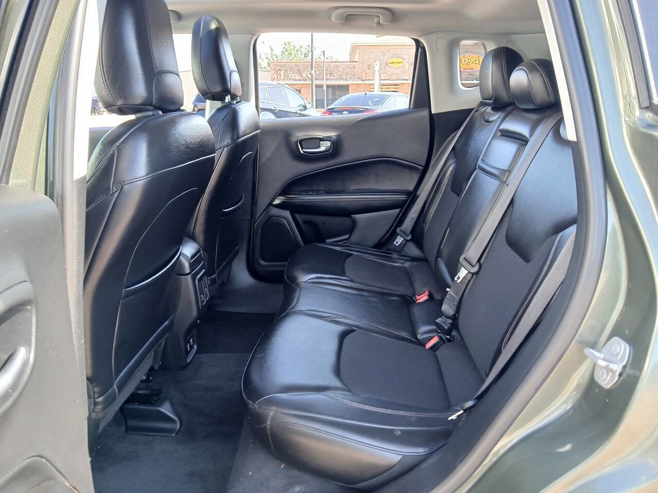 Used 2017 Jeep Compass Latitude w/ Popular Equipment Group FWD image 6