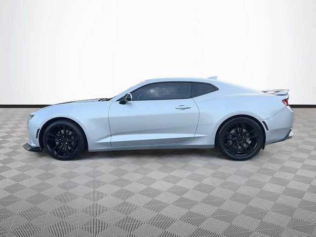 Used 2016 Chevrolet Camaro SS RWD image 4