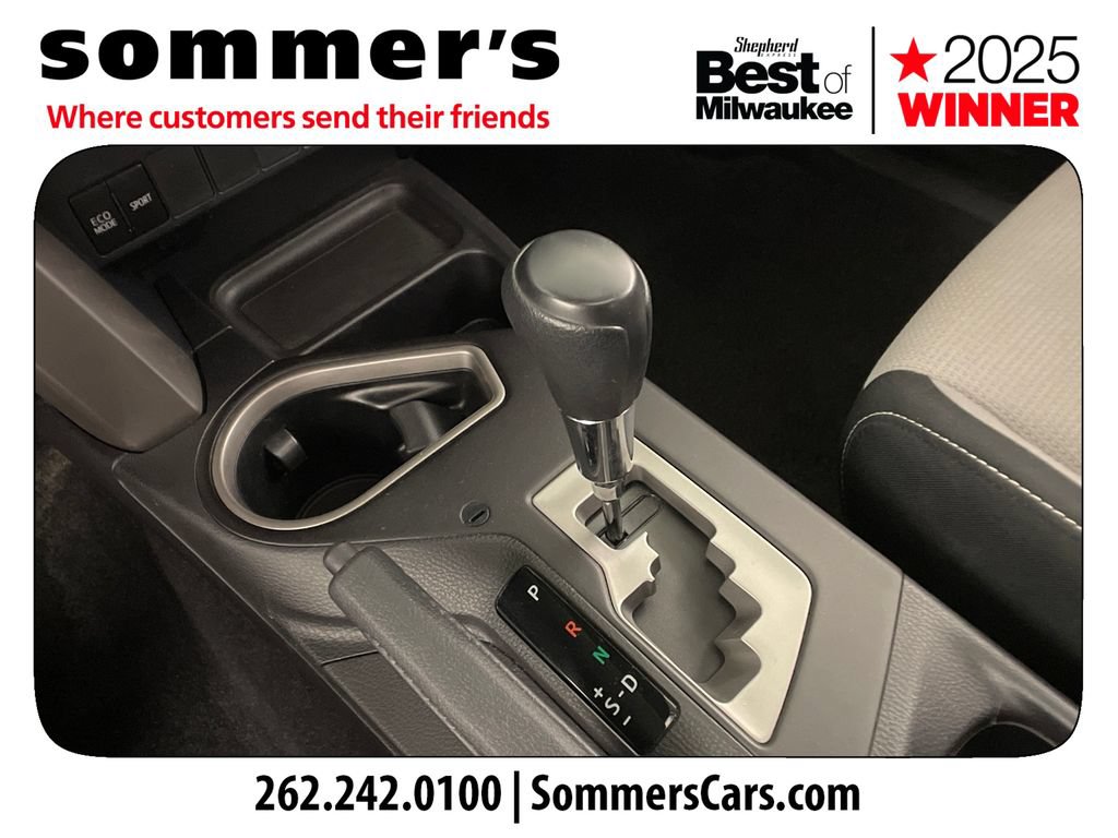 Used 2017 Toyota RAV4 XLE AWD/4WD image 22