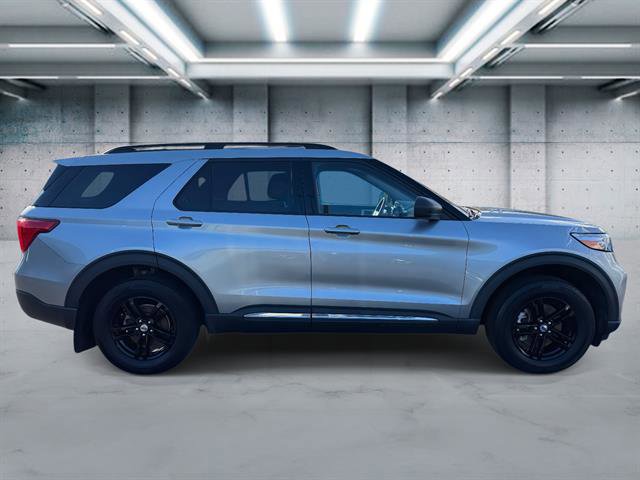 Used 2022 Ford Explorer XLT image 34
