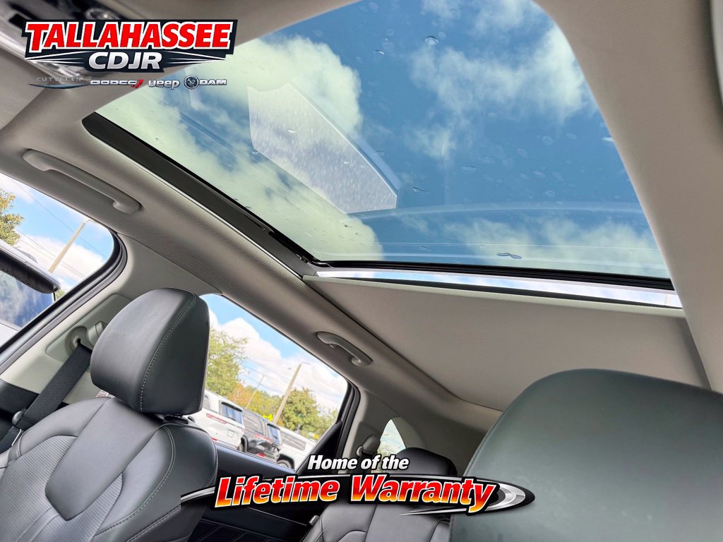 Used 2025 Kia Sorento SX FWD image 31