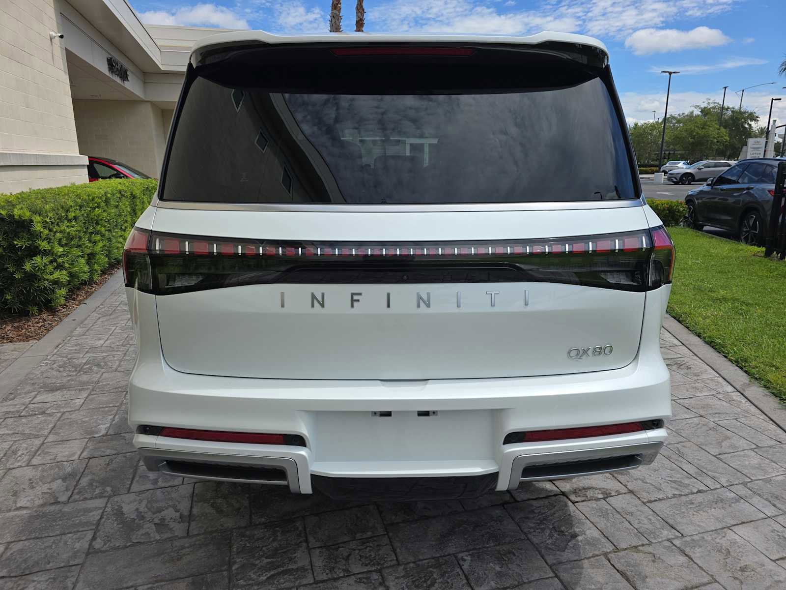 New 2026 INFINITI QX80 Luxe w/ Cargo Package image 5