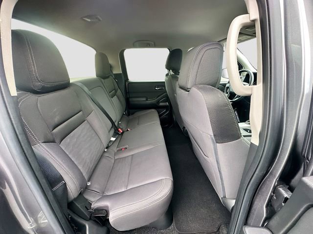 Used 2024 Nissan Frontier SV image 24