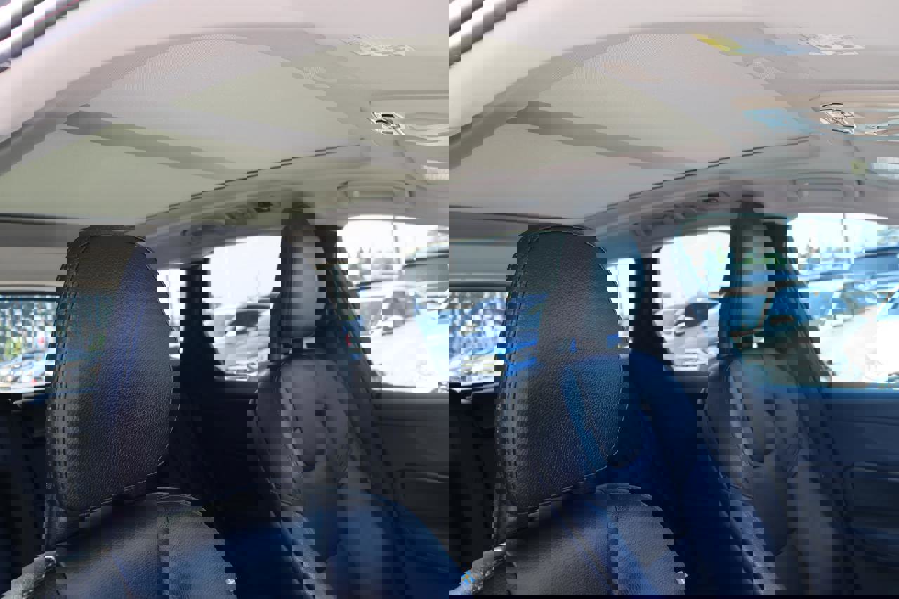 Used 2018 Volvo XC60 T5 Momentum w/ Convenience Package image 16