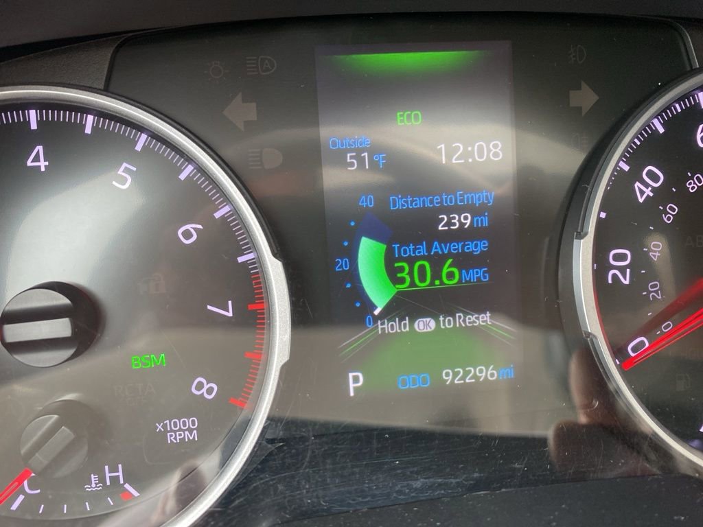 Used 2022 Toyota RAV4 XLE image 13