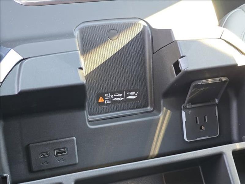 New 2026 GMC Sierra 2500 SLT w/ SLT Premium Package image 13