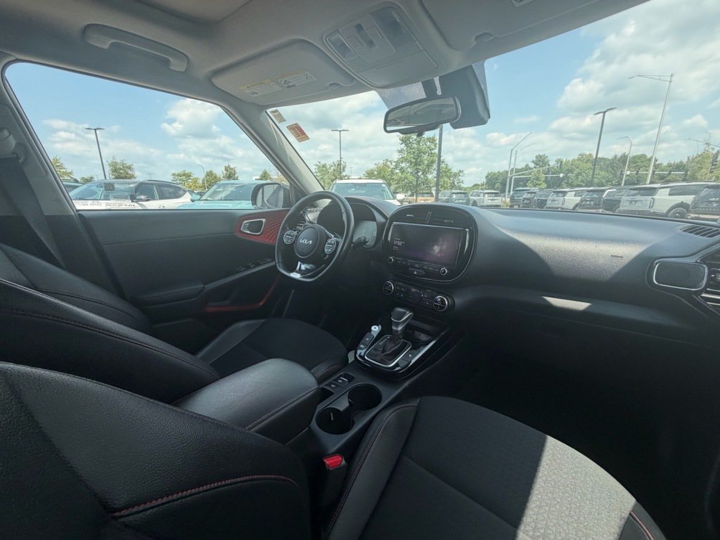 Used 2023 Kia Soul GT-Line w/ GT-Line Technology Package FWD image 10