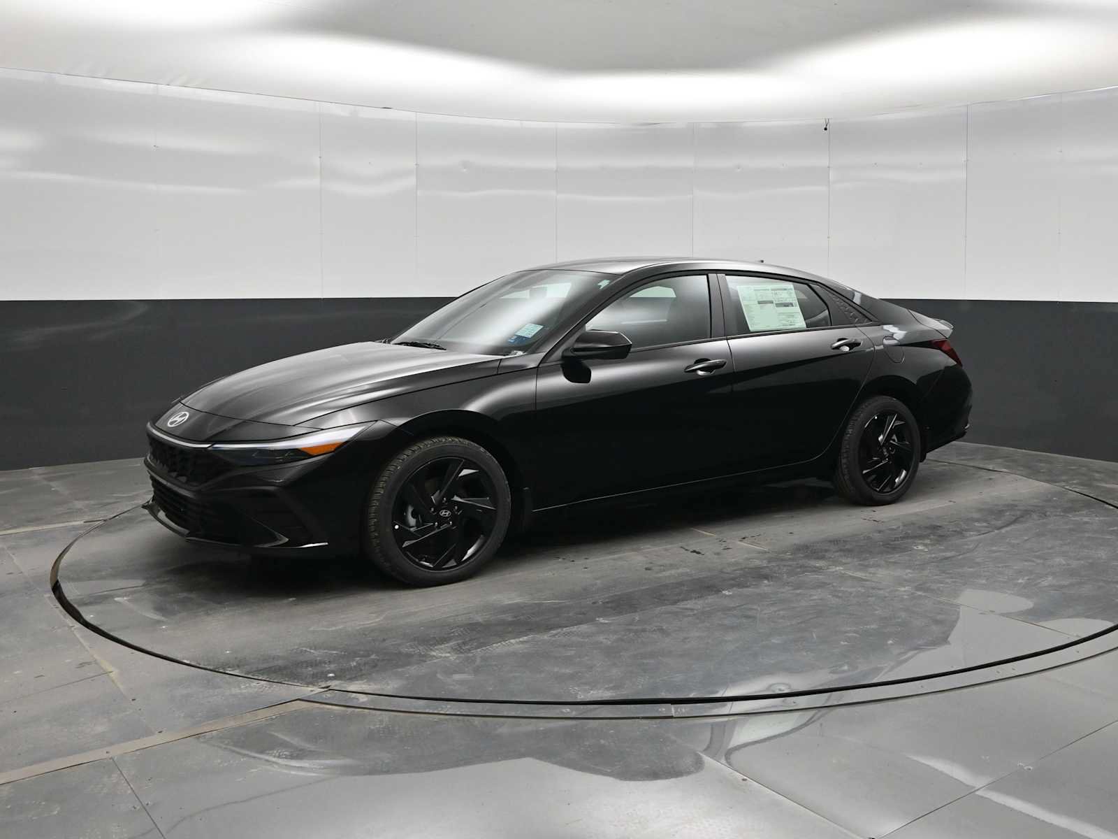 New 2026 Hyundai Elantra SEL Sport FWD image 4