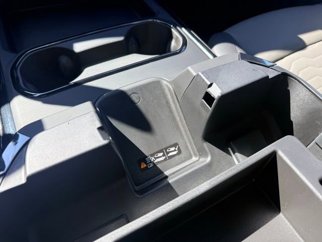 Used 2025 Chevrolet Silverado 2500 ZR2 w/ Technology Package image 35