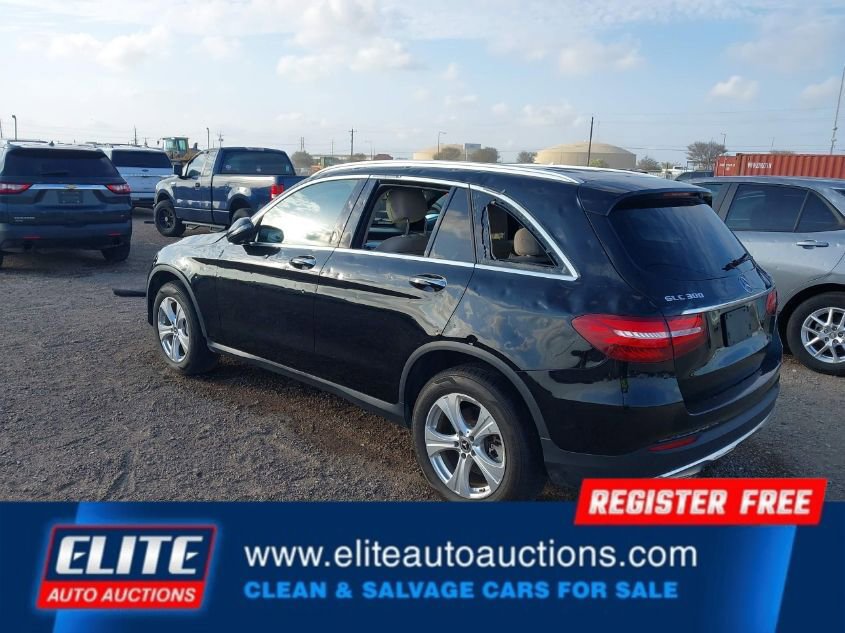 Used 2018 Mercedes-Benz GLC 300 4MATIC image 5