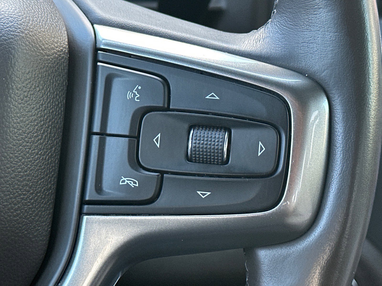 Used 2019 Chevrolet Silverado 1500 LTZ w/ LTZ Texas Edition image 12