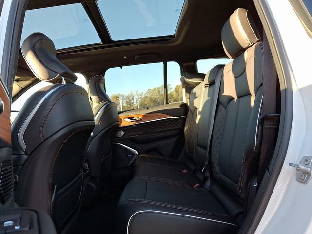 Used 2025 Jeep Grand Cherokee Summit image 10