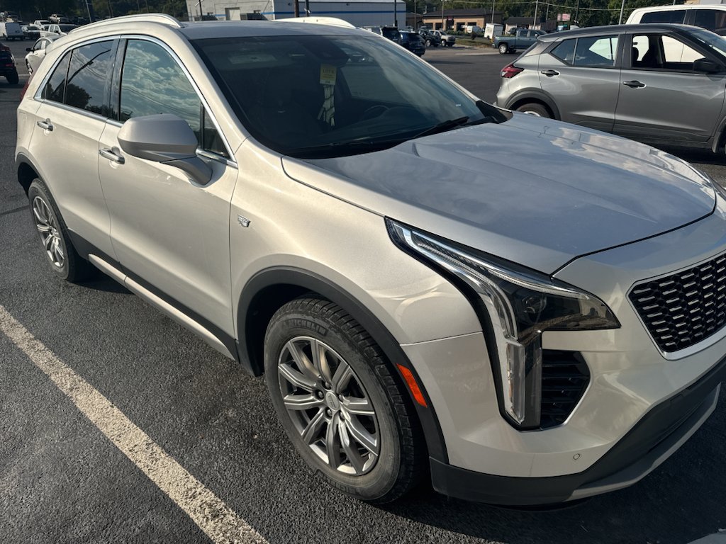 Used 2020 Cadillac XT4 Premium Luxury w/ Driver Awareness Package AWD/4WD image 3