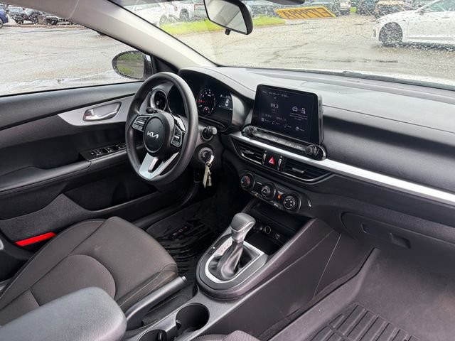 Used 2024 Kia Forte LXS w/ LXS Technology Package FWD image 4