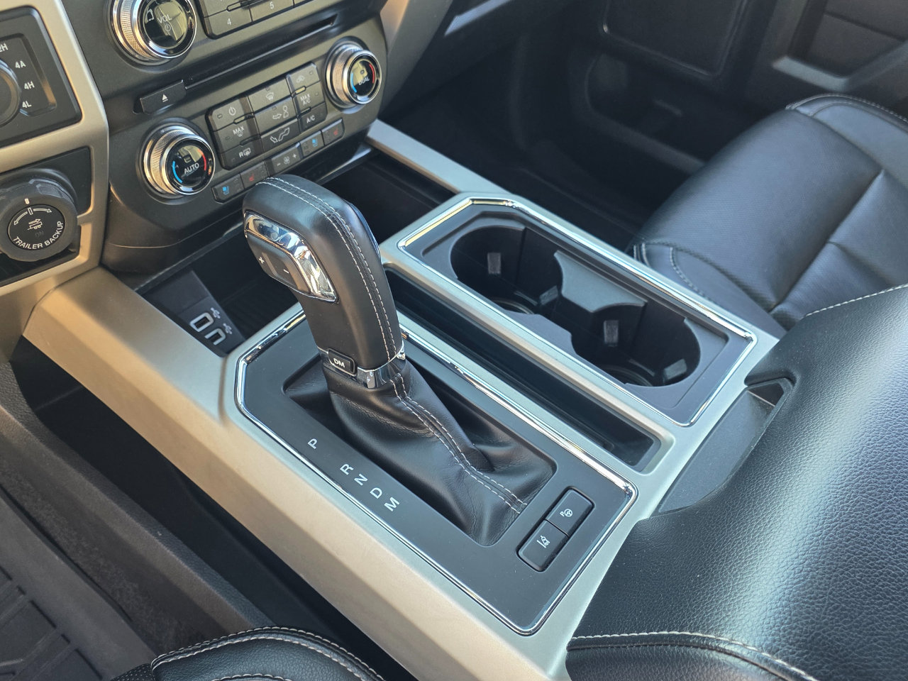 Used 2018 Ford F150 Lariat w/ Equipment Group 502A Luxury image 10