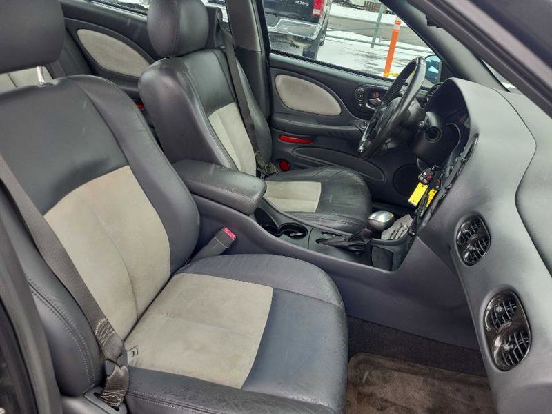 Used 2005 Pontiac Bonneville GXP image 10