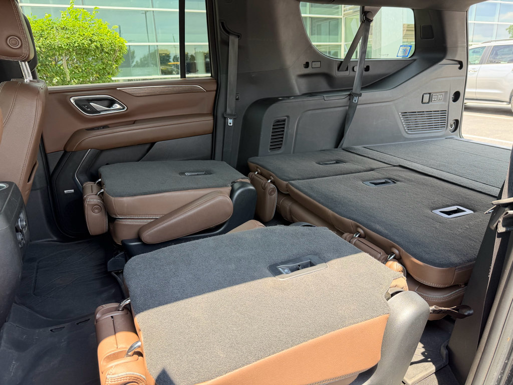 Used 2023 Chevrolet Suburban High Country AWD/4WD image 27
