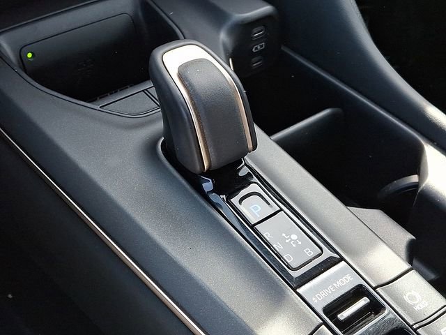 Used 2023 Toyota Crown XLE image 16