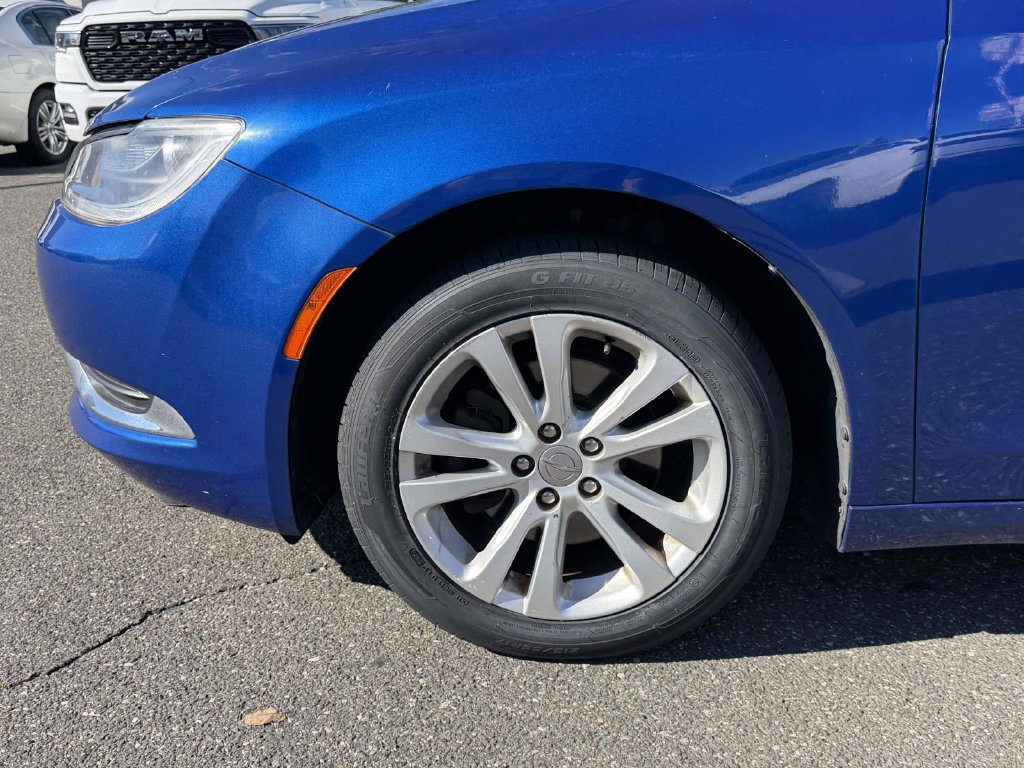 Used 2015 Chrysler 200 Limited w/ Convenience Group FWD image 12