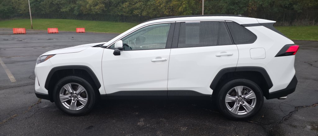 Used 2025 Toyota RAV4 XLE AWD/4WD image 7