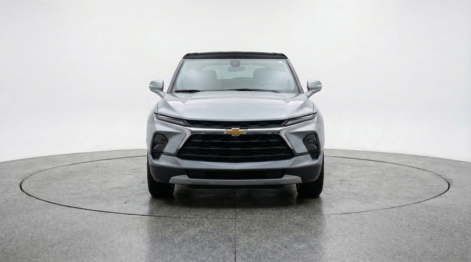 Used 2025 Chevrolet Blazer LT FWD image 2