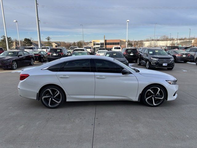 Used 2022 Honda Accord Sport image 4