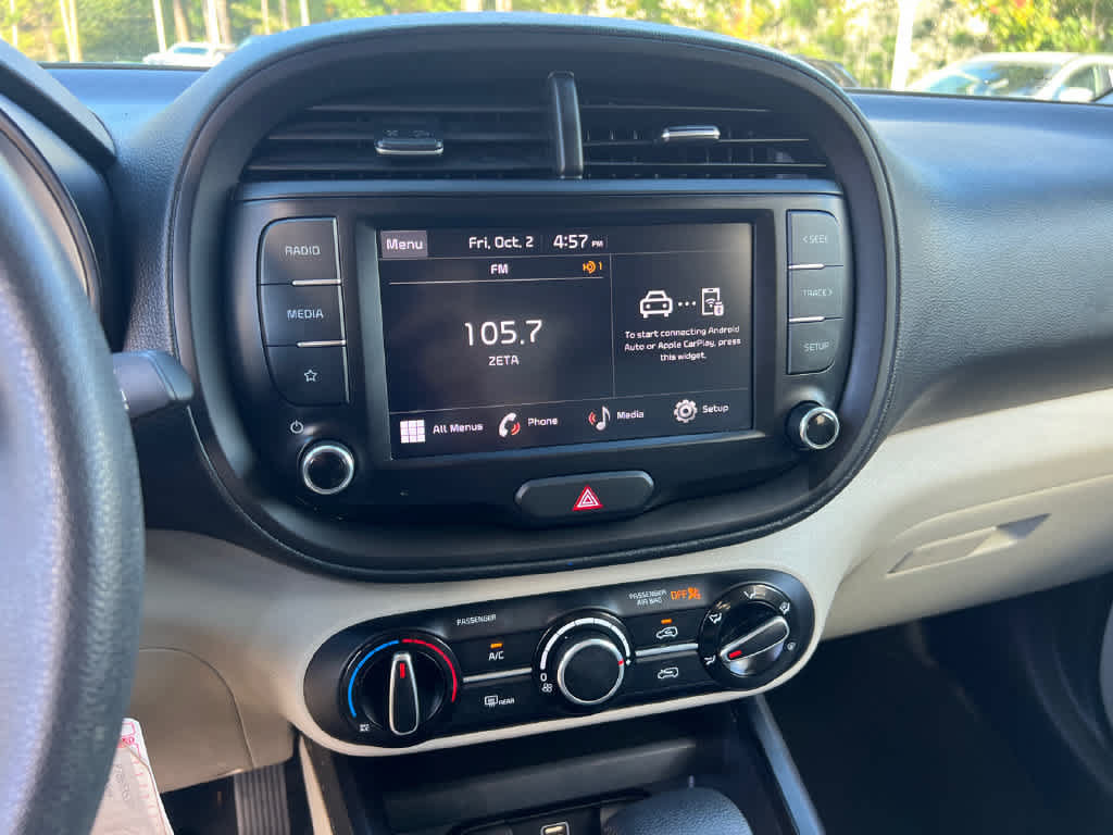 Used 2023 Kia Soul LX w/ LX Technology Package FWD image 28
