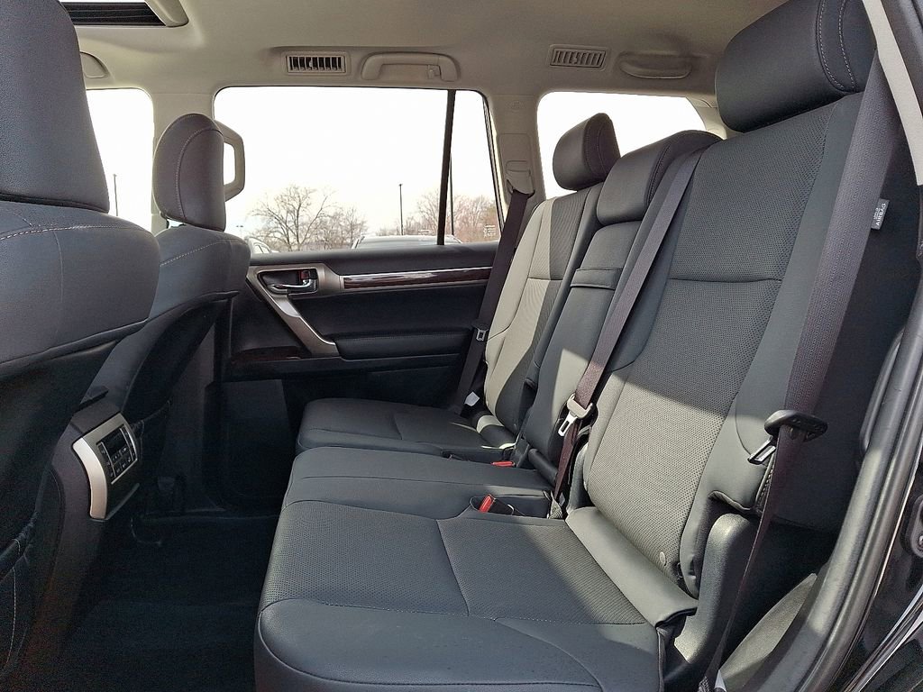 Used 2019 Lexus GX 460 image 10