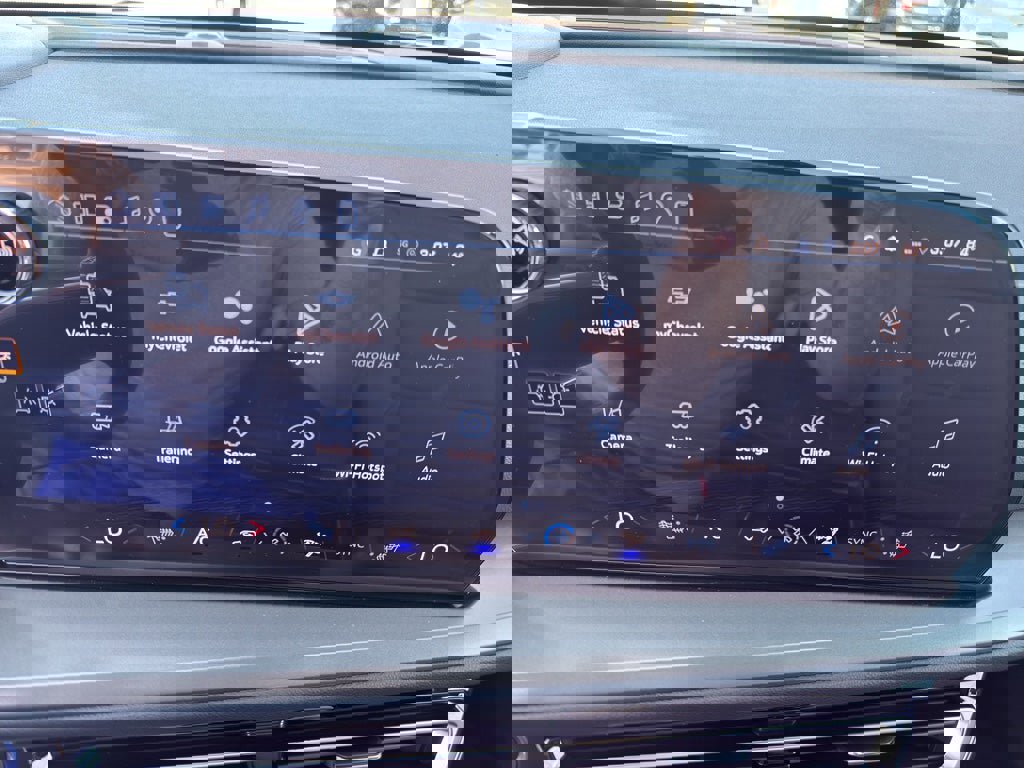 New 2026 Chevrolet Traverse LT image 15