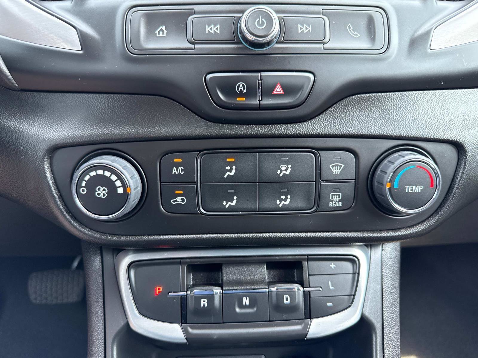 Used 2022 GMC Terrain SLE image 5