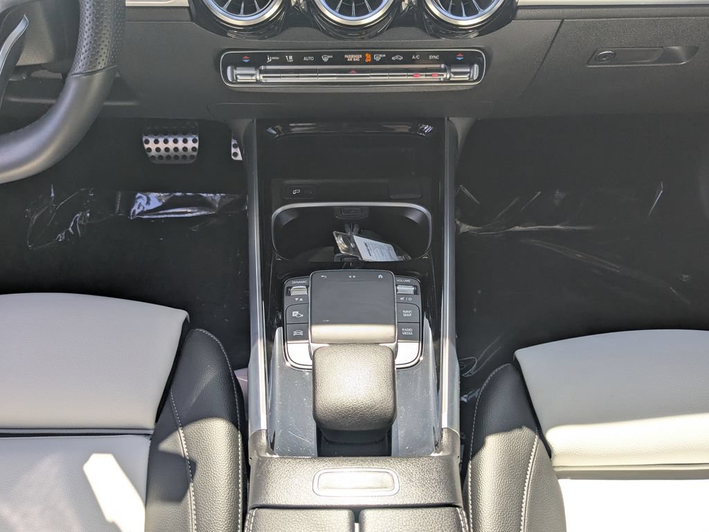 Certified 2023 Mercedes-Benz GLB 250 image 21