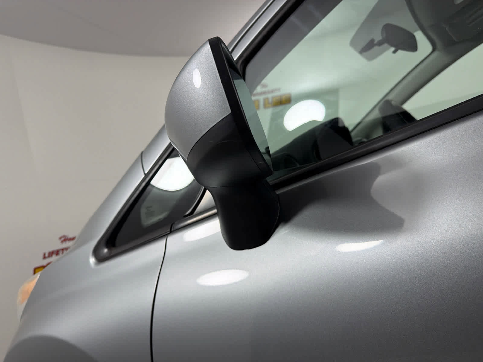 Used 2015 Nissan Versa Note SV image 13