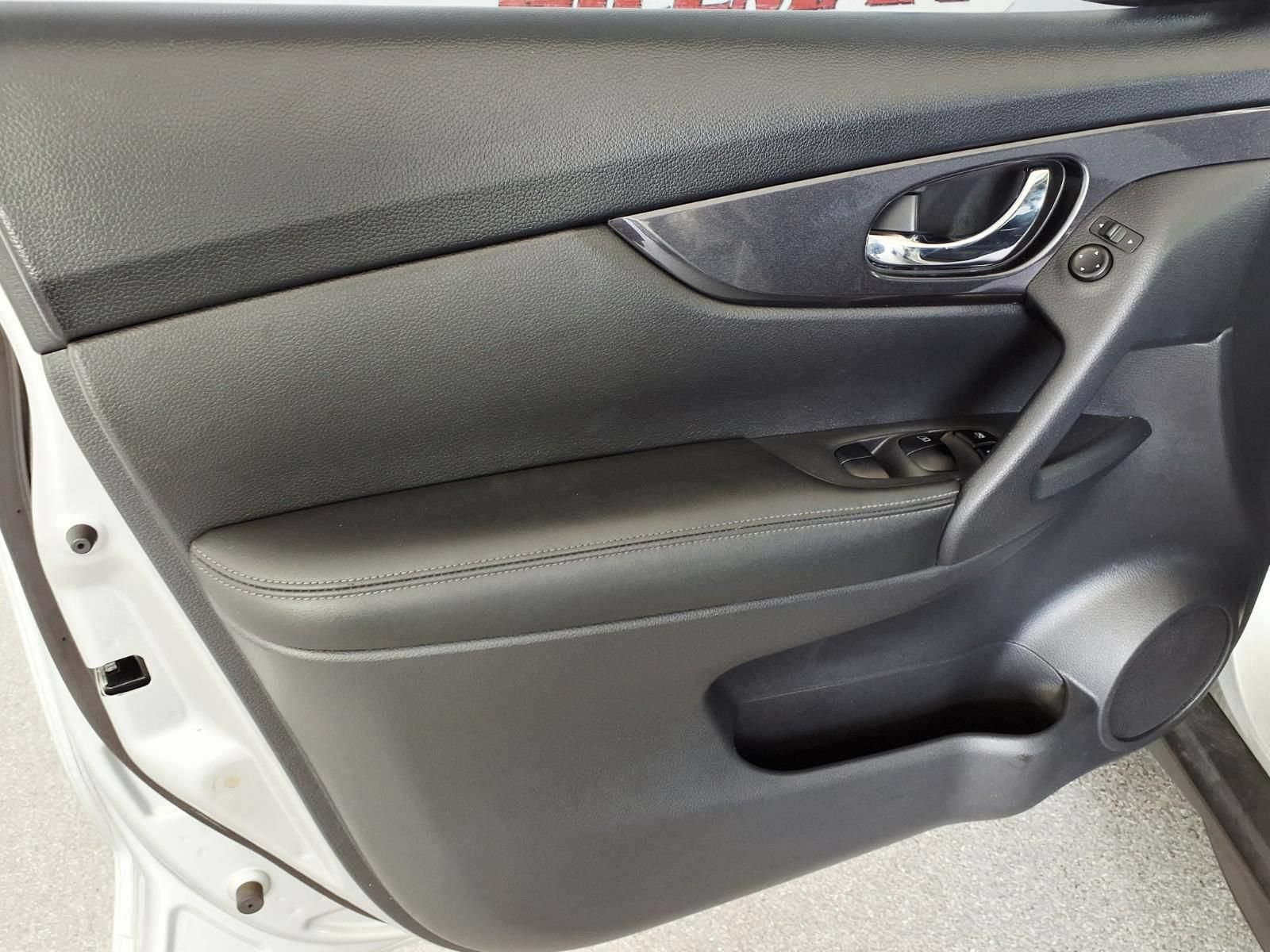 Used 2017 Nissan Rogue S FWD image 24
