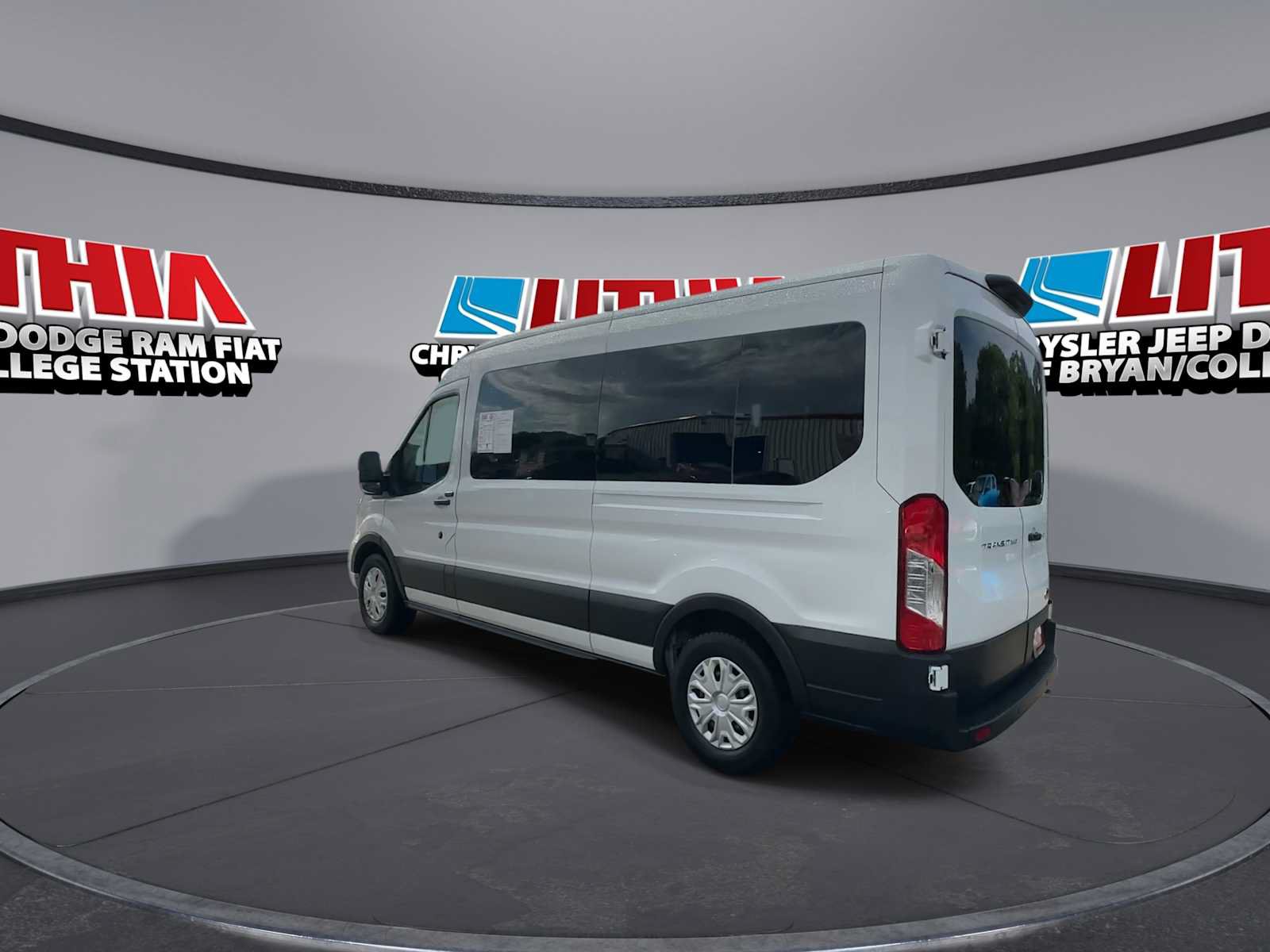 Used 2025 Ford Transit 350 XLT RWD image 6