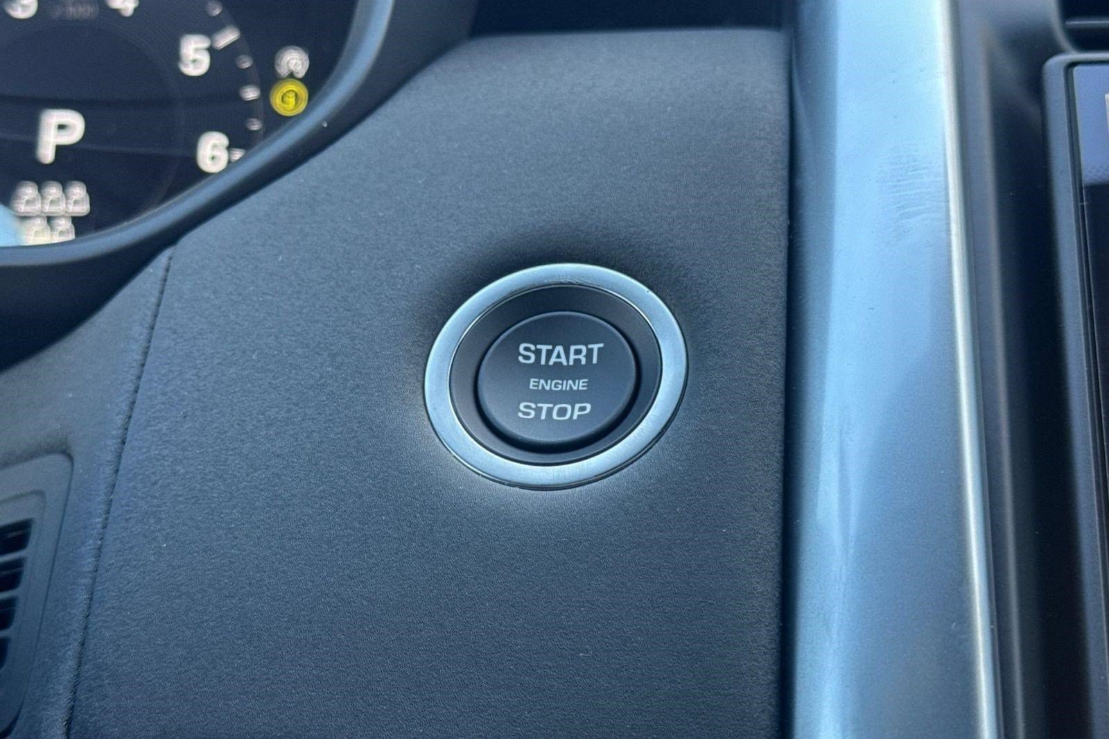 New 2026 Land Rover Discovery S AWD/4WD image 17