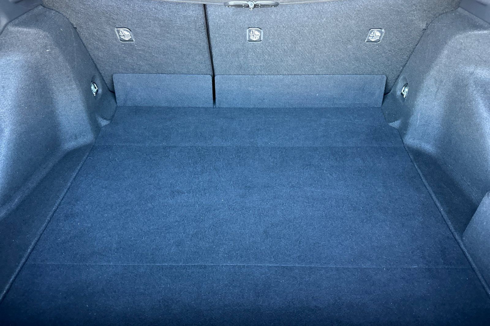 Used 2025 Toyota Prius LE image 17