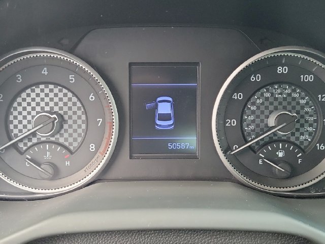 Used 2020 Hyundai Elantra SE FWD image 17