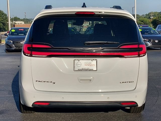 Used 2025 Chrysler Pacifica Limited FWD image 4