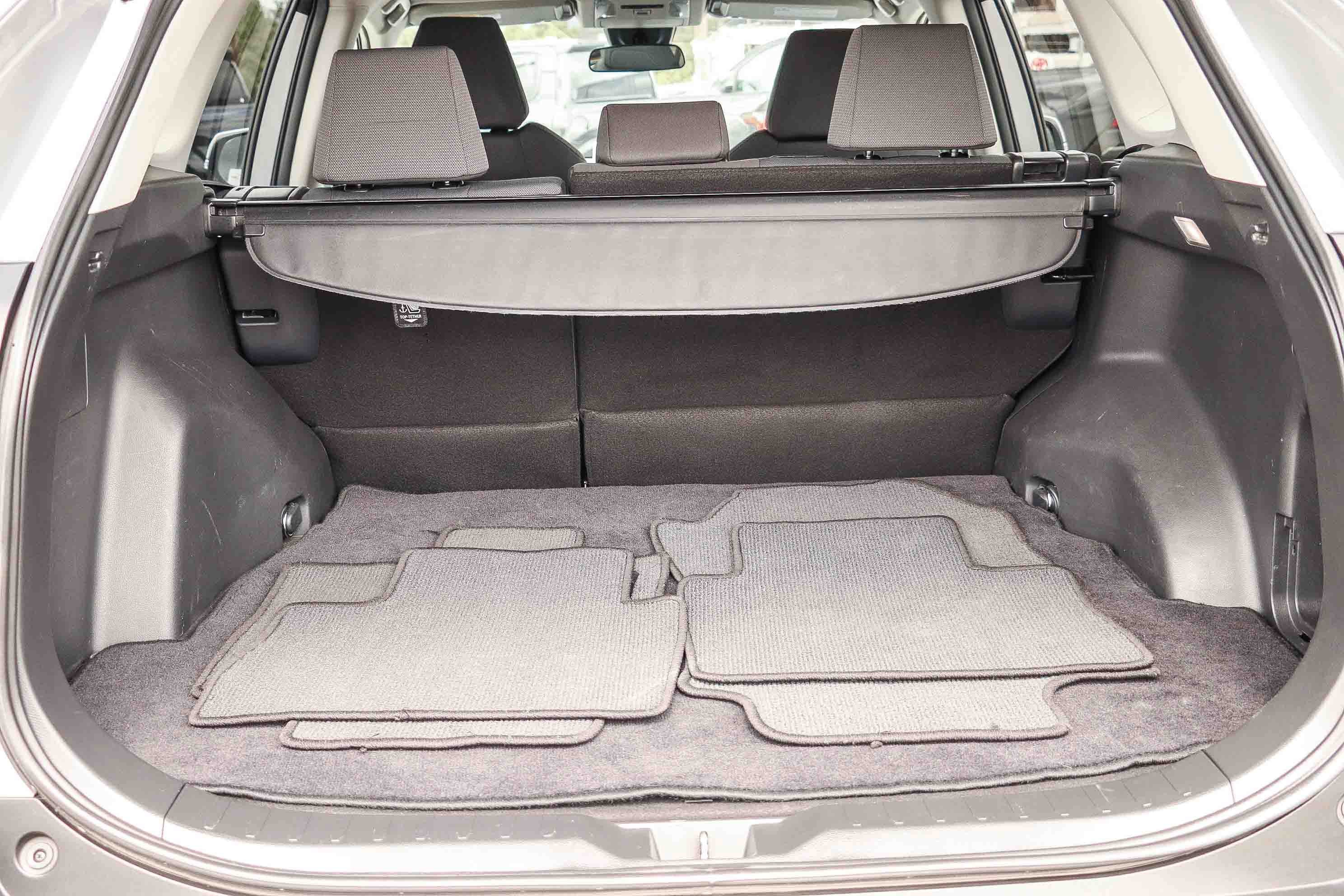Used 2025 Toyota RAV4 XLE FWD image 26