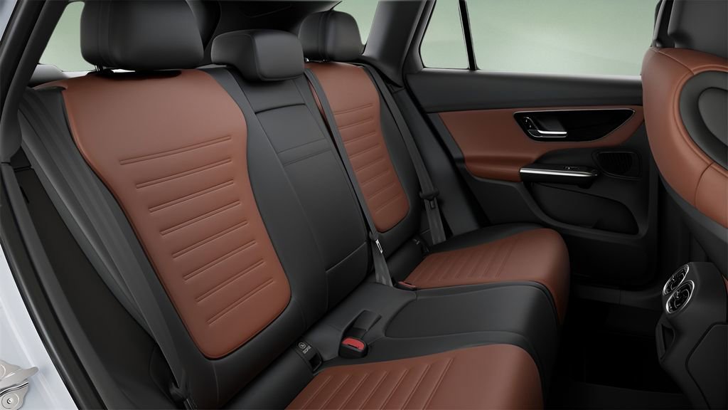 Used 2025 Mercedes-Benz GLC 300 image 35