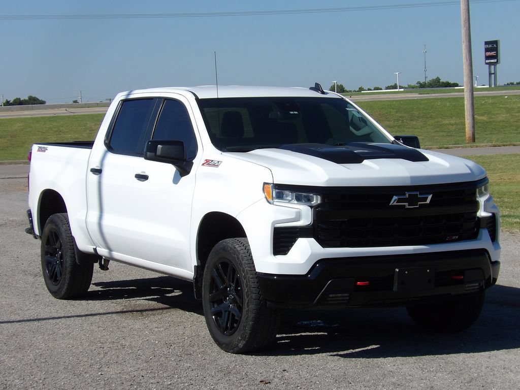 Used 2023 Chevrolet Silverado 1500 LT Trail Boss w/ Protection Package AWD/4WD image 4