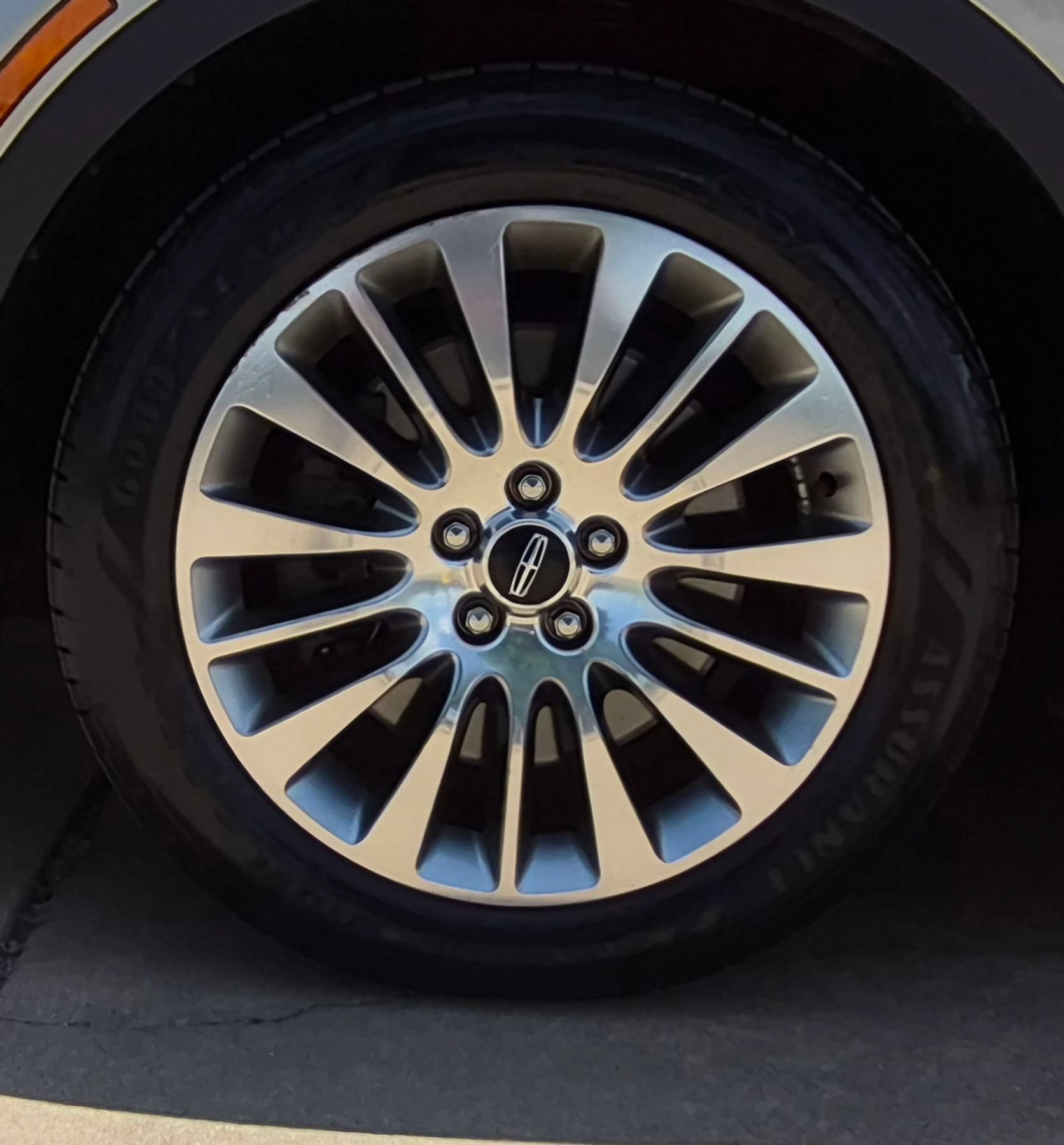 Used 2015 Lincoln MKC FWD w/ Equipment Group 102A Reserve image 24