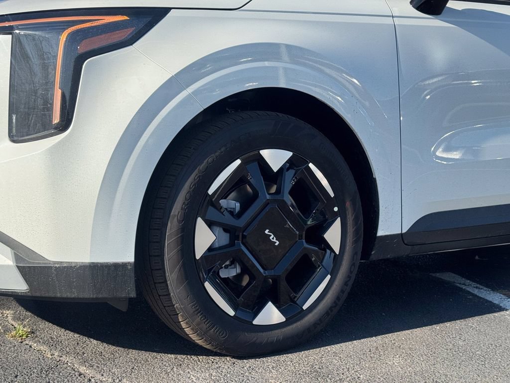 New 2026 Kia Carnival EX FWD image 9