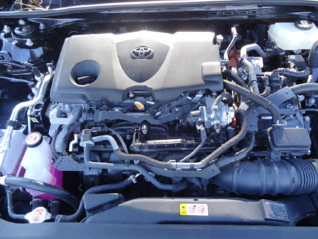 Used 2025 Toyota Camry LE FWD image 33