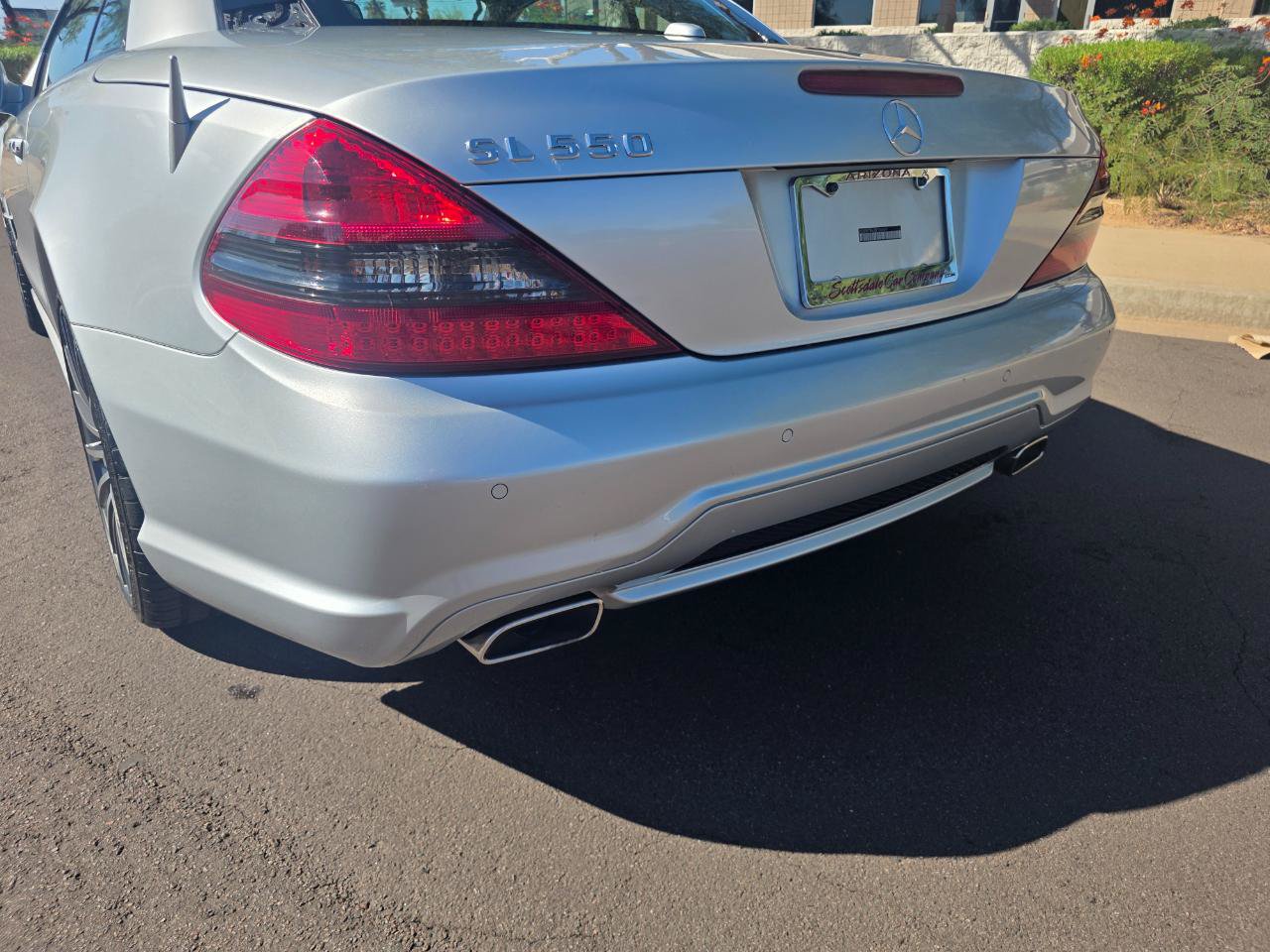 Used 2011 Mercedes-Benz SL 550 w/ Premium I Pkg image 19