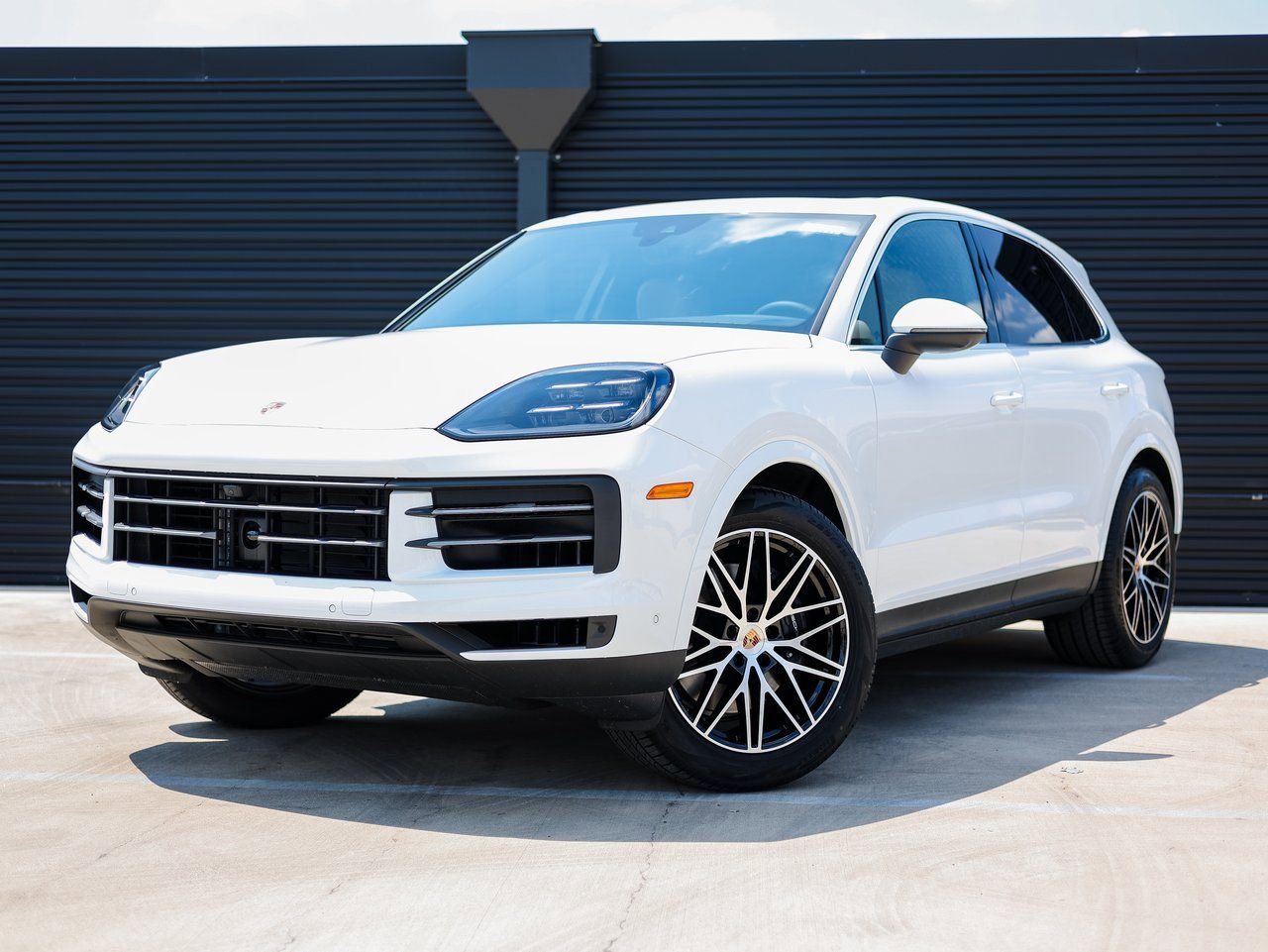 Certified 2026 Porsche Cayenne AWD/4WD image 1