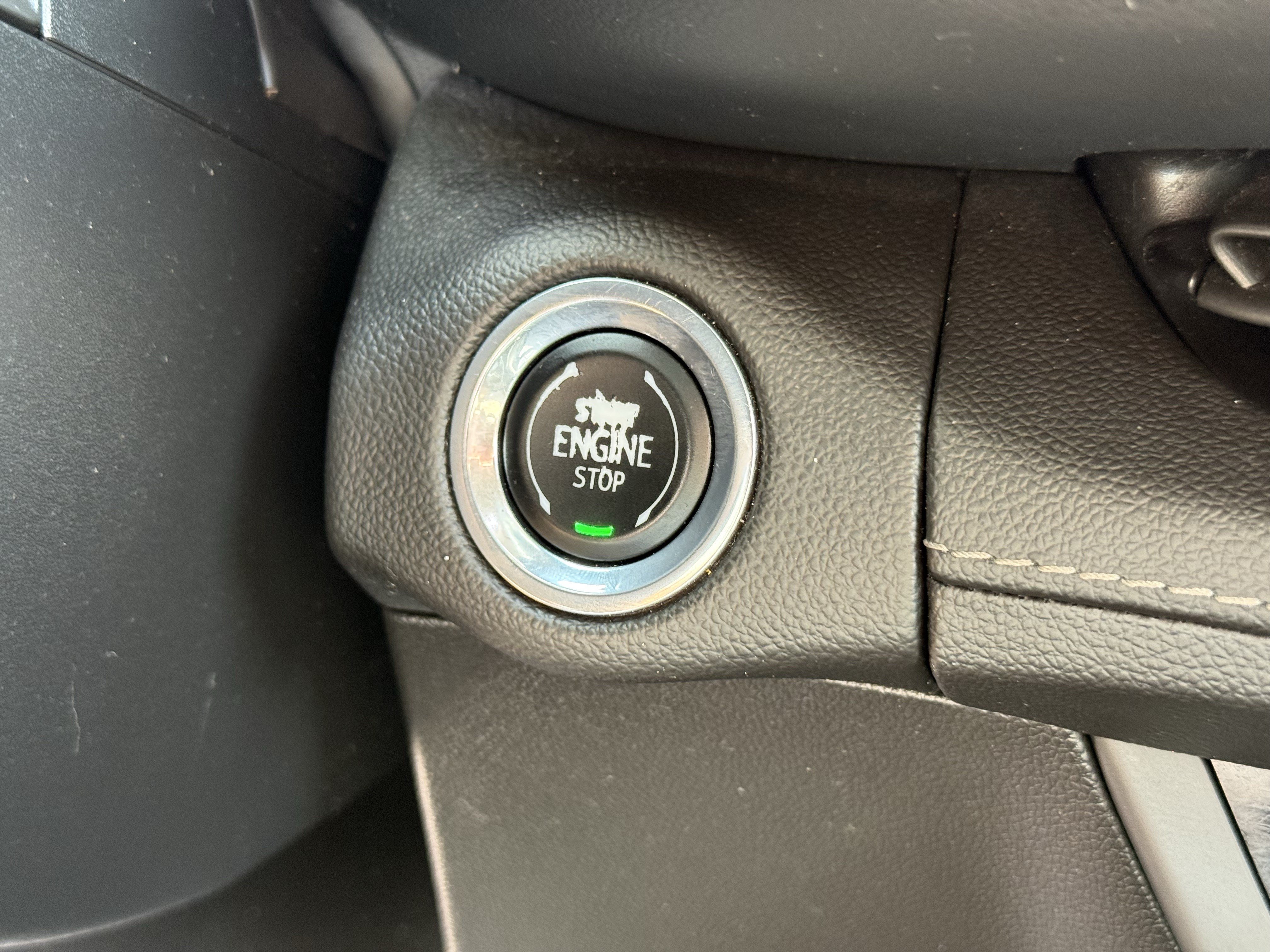 Used 2022 Buick Envision Avenir w/ Technology Package II FWD image 25