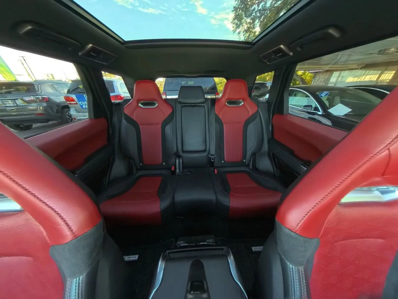 Used 2022 Land Rover Range Rover Sport SVR image 30