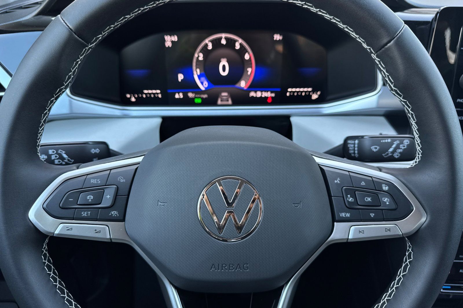 New 2025 Volkswagen Taos SE image 21